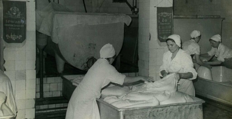 Накормить страну, помочь фронту и возродить производство: как рабочие молочных заводов совершили подвиг мужества