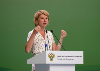 Оксана Лут: Россия ждет ответа ЮАР по поставкам жирафов для зоопарков