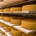 Продажу почти 12 тонн санкционного сыра в Москве пресекли с помощью «Меркурия»