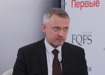 Микропластик уже часть пищевой цепи: ученые находят его в яйцах и мясе кур