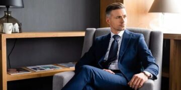 Мужские костюмы в Москве: значение, разновидности и особенности